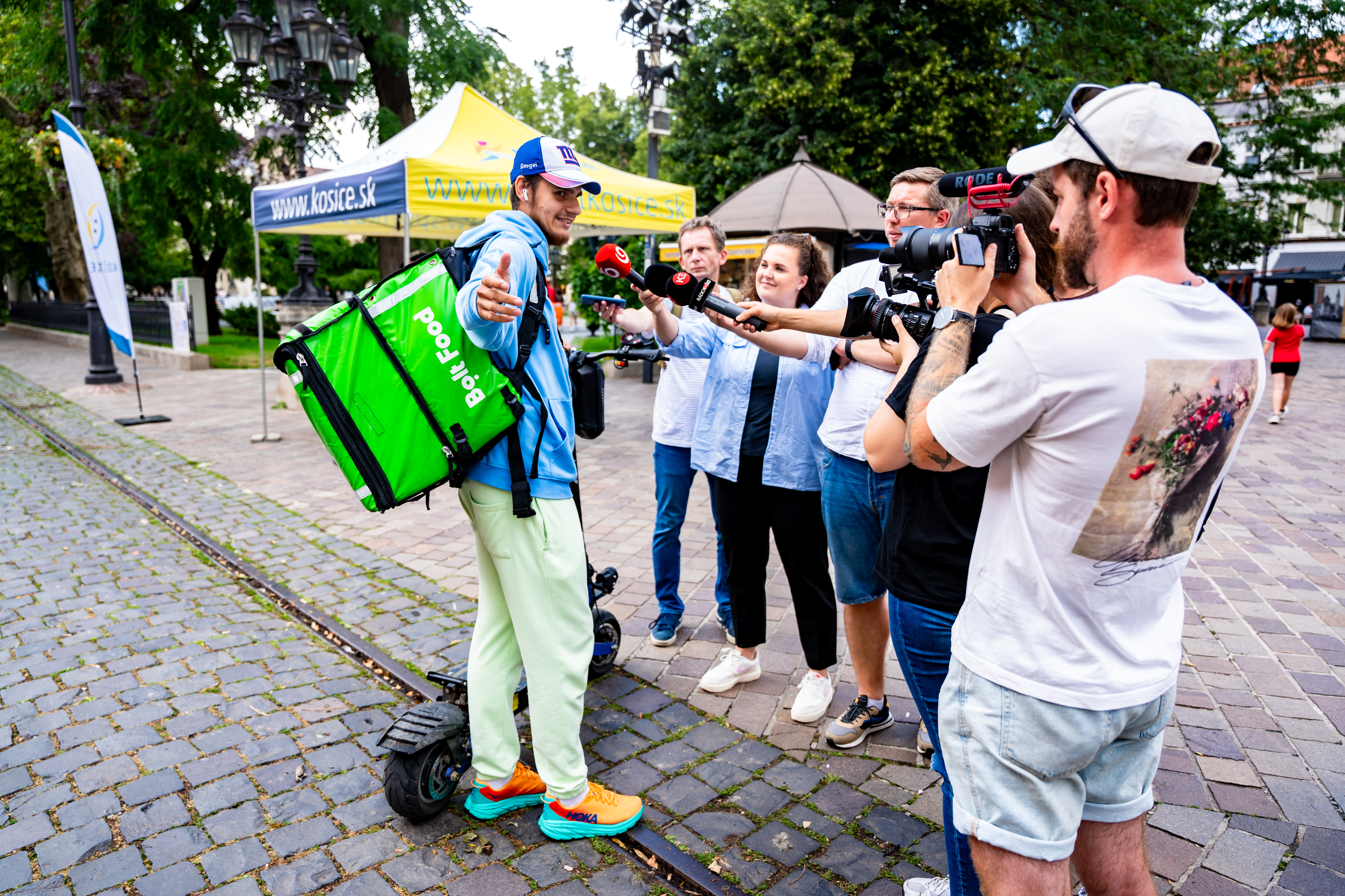 Kontrola cyklistov , kolobezkarov - Hlavna ulica -5